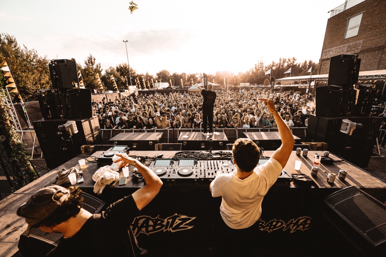Two DJs from behind, BAD HABITZ stage front